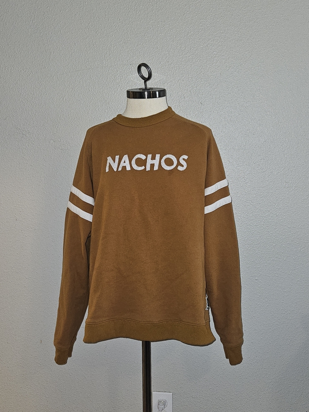Graphic NACHOS Pyknic Crewneck Sweater